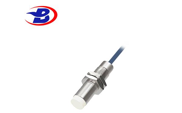 德宝M12耐低温接近传感器